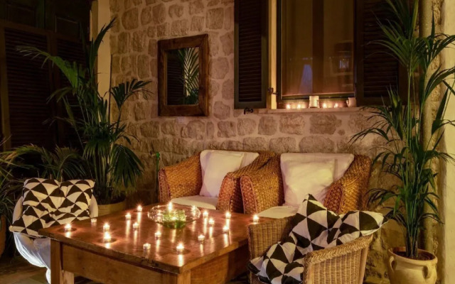 Villa Lola - Four Bedroom Villa With Sea View