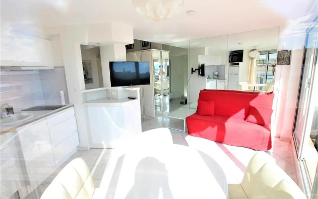 Nice Apartment Last Floor With Terrace And Clear View On The Sea - Apartment in Cannes - Photo 3