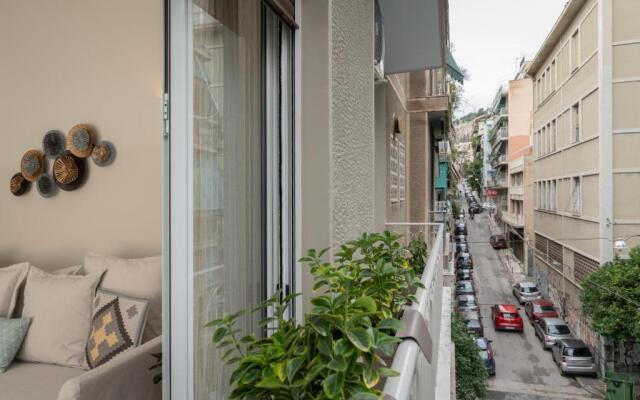 ?Bsolute Athens Viii