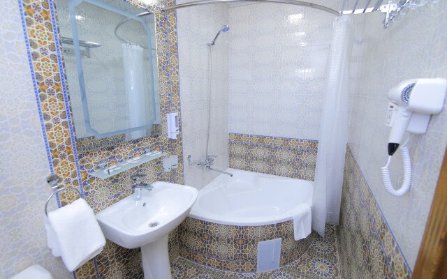 Hadijam Hotel