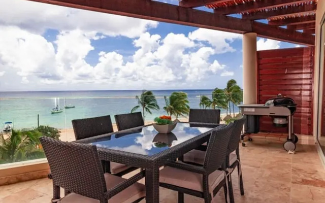 Elements Penthouse 7 3 Bedroom Condo by RedAwning