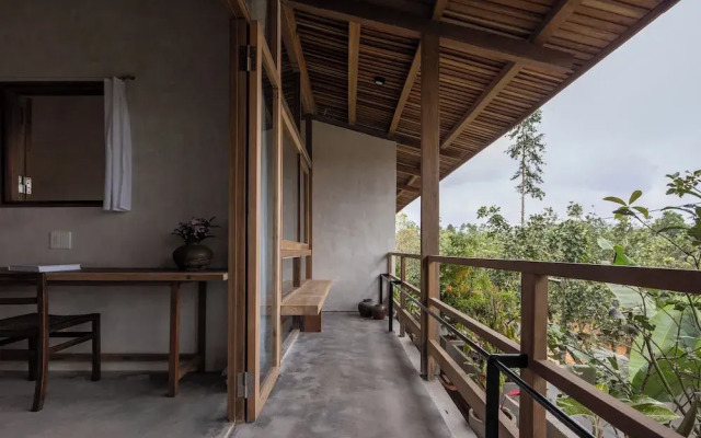 Hachi Homestay & Spa