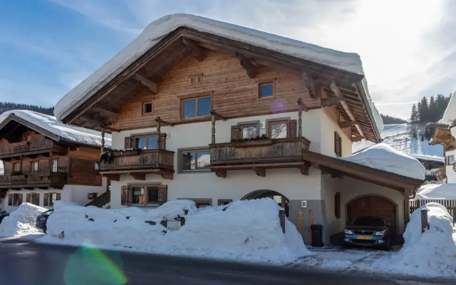 Unique Chalet in the Center of Elmau Near Skilift