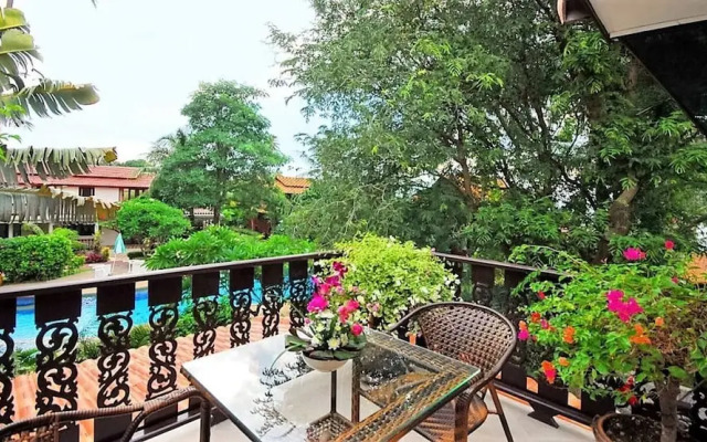 Luxurious Thai-style Villa With Private Pool and Beach Access