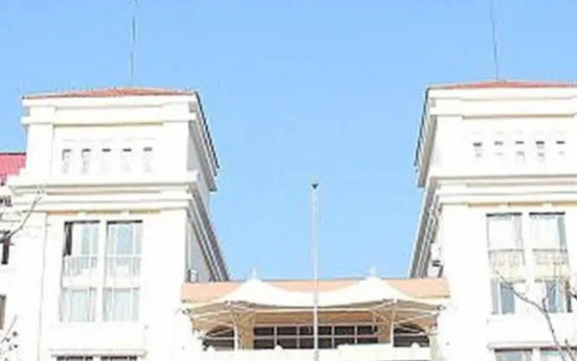 Wolong Shanshui Hotel - Qingdao