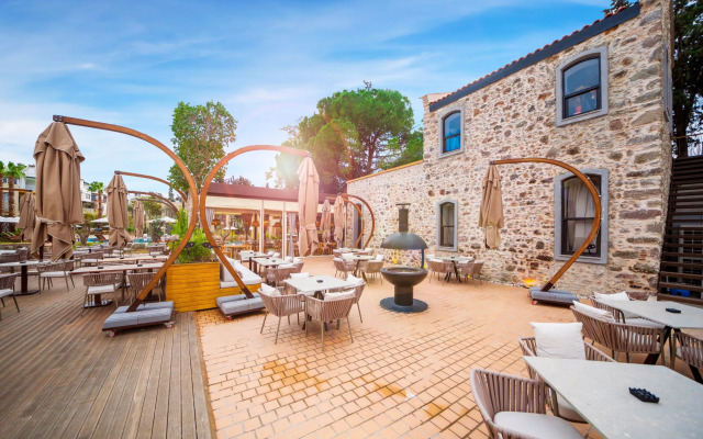 Helis Suites