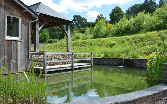 Charming Holiday Home In Bièvre With Sauna
