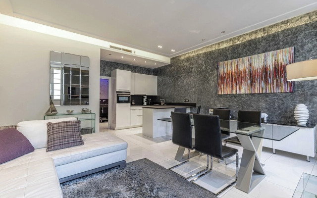 Large Renovated Studio - rue Hoche - Cannes Center