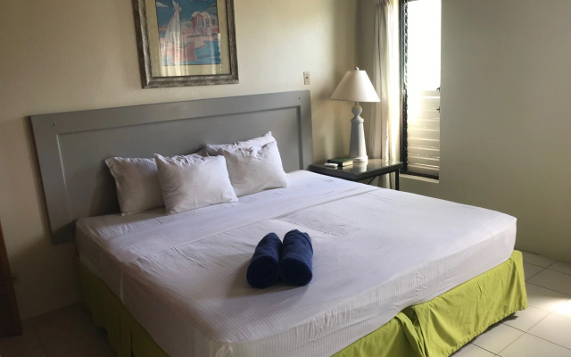 Coconut Court Beach Hotel