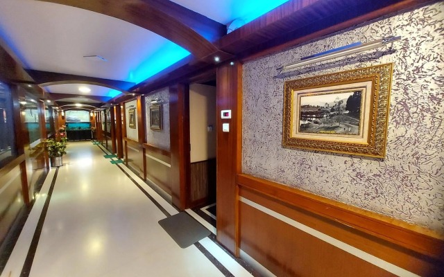 Hotel Astoria Residency