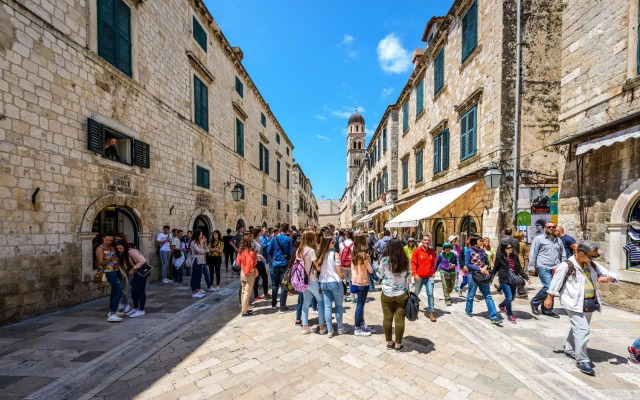 Stradun View En Suite Rooms & Studio