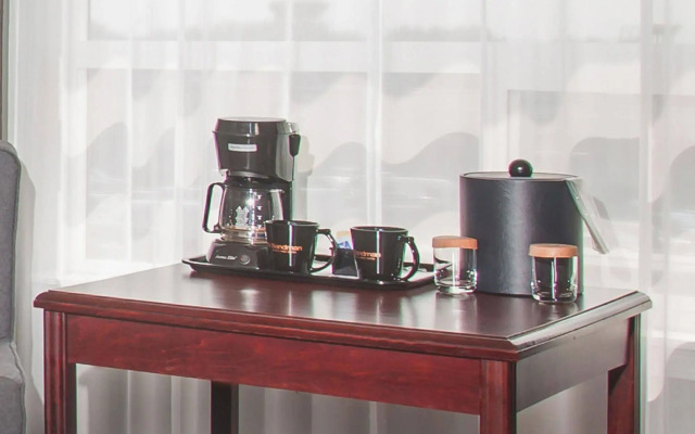 Sandman Hotel & Suites Winnipeg Airport