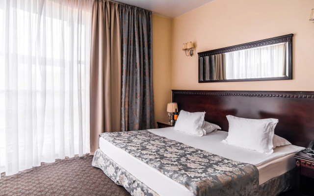 Отель Green Hall