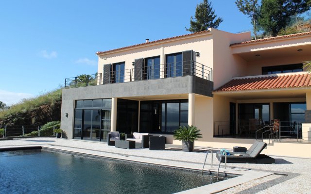 Fabulous Villa, Heated Pool, Games Room, Overlooking Funchal Villa Luz