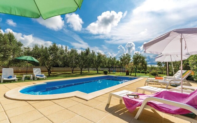 Awesome Home in Vodnjan With Wifi and 3 Bedrooms