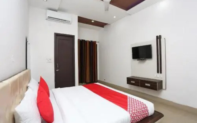 Hotel Abhinandan by OYO Rooms