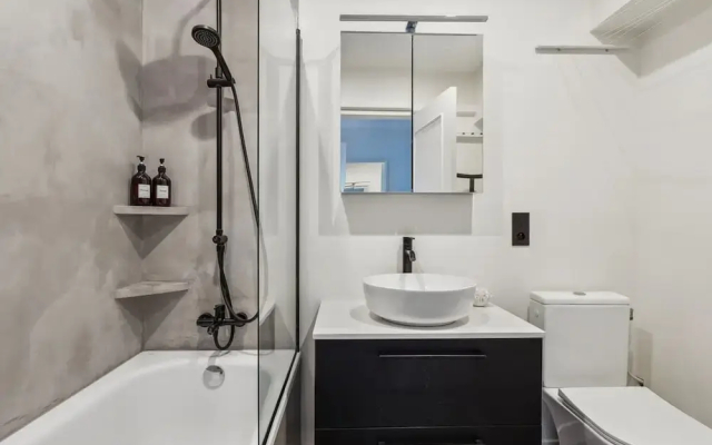 Extra Studio on the 23rd Floor - Stunning View