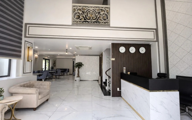 Hua Yi Hotel Phu My Hung - Korean Street – Guest Rooms – Ho Chi Minh City
