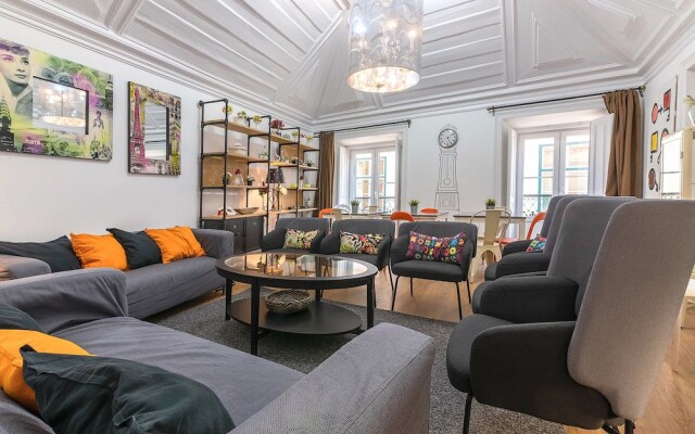 Bairro Alto Palace  Apartment for Large Groups