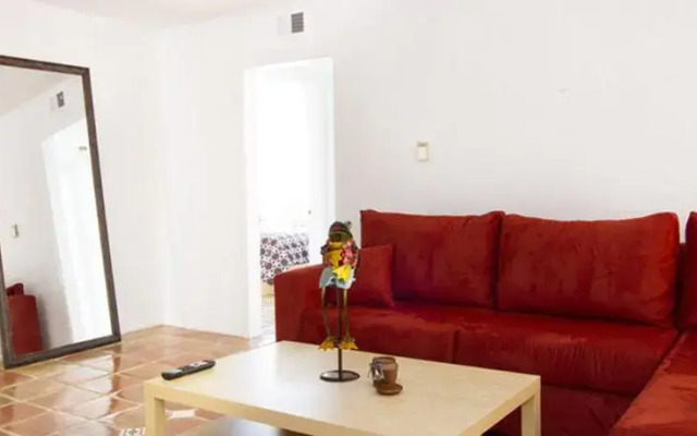 #6 Sunny Flat 3BR Melrose Ave