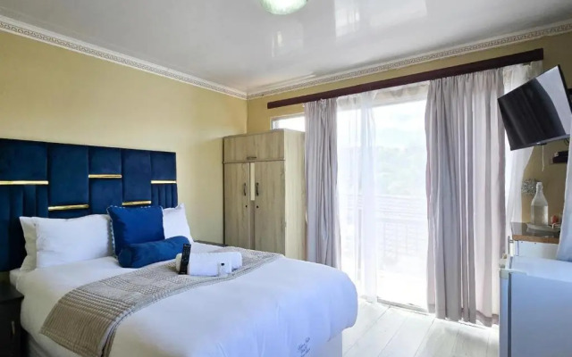 Mikasa Guest House