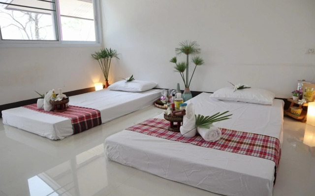 Chiangrai Lake Hill Resort