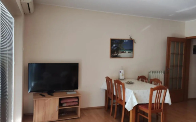 Apartments Tomišić
