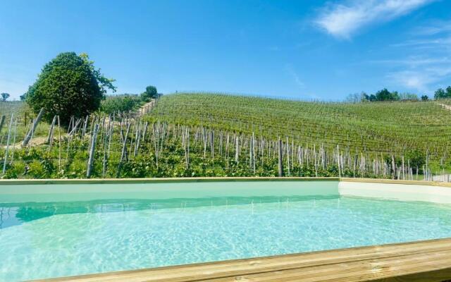 Madama Langa Country House con piscina nelle vigne
