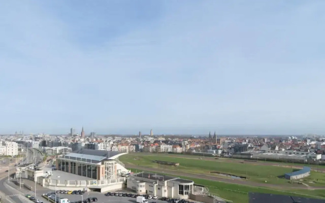 Posh Apartment With Racecourse View