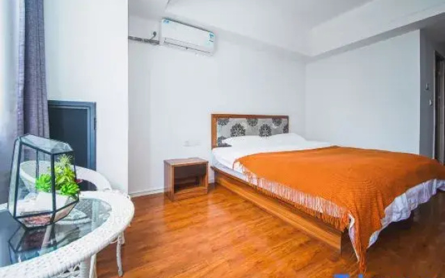 Lexiang E-sports Apartment (Liuzhou Chengzhong Wanda GuangChang