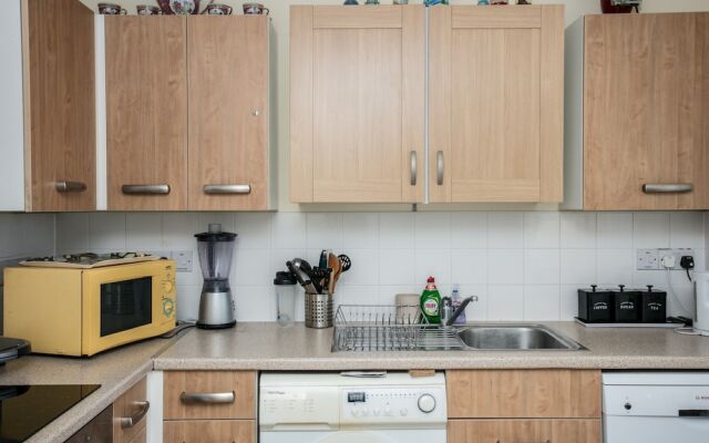 Clapham 1 Bedroom Flat With Balcony