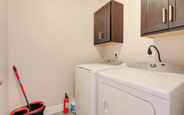 Marbella Lane Executive Townhome, 20 mins to Boulder