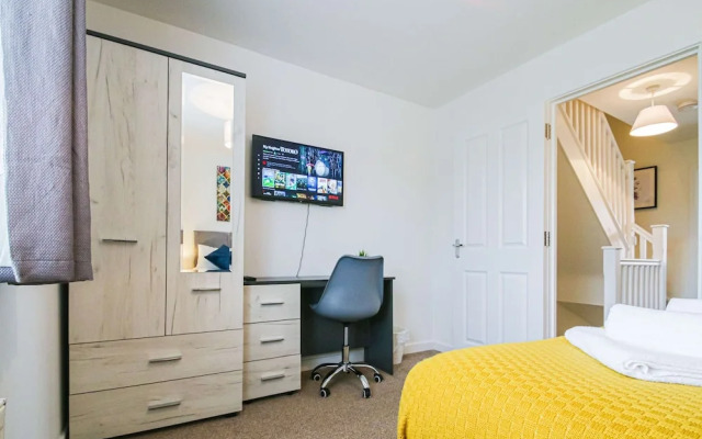 Groups Family 3BR House Emperor