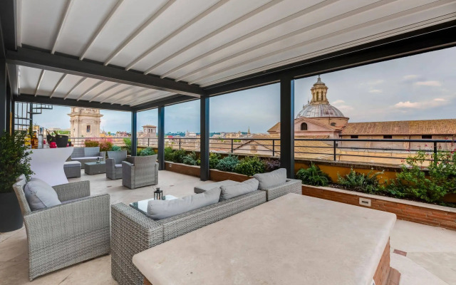 Navona Queen Rooftop