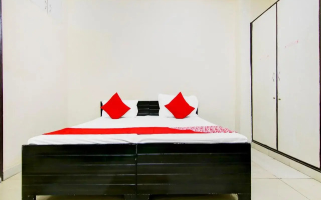 OYO Flagship 80561 Hansa Residency