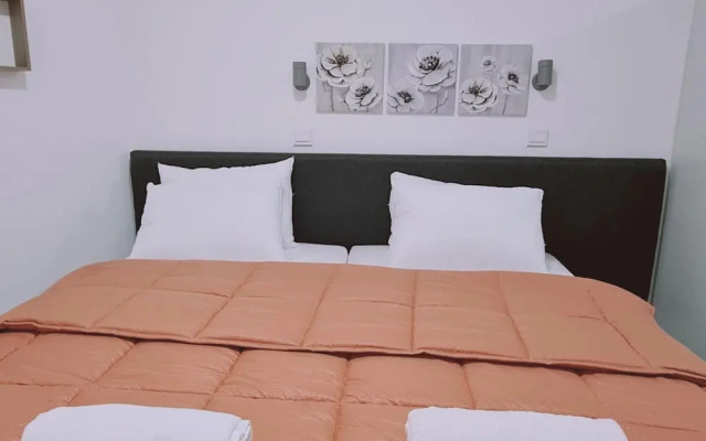 100 AN - Napa Living 36