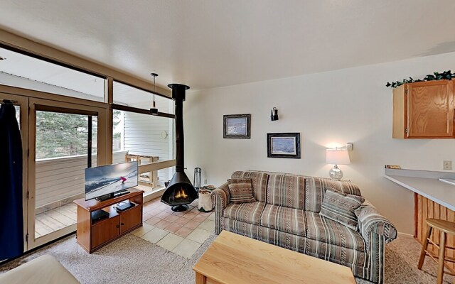 13tr53fj Studio Bedroom Condo