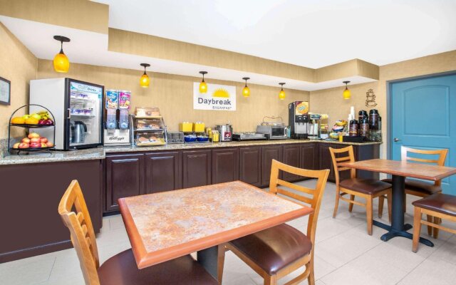 Days Inn By Wyndham Woodland