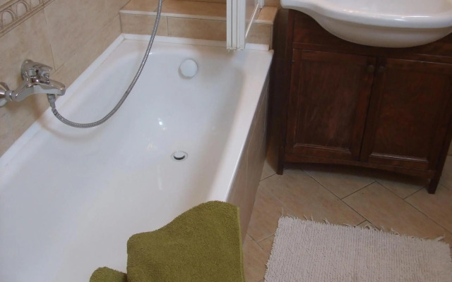 Feng Shui Wellness Apartmanhaz Heviz