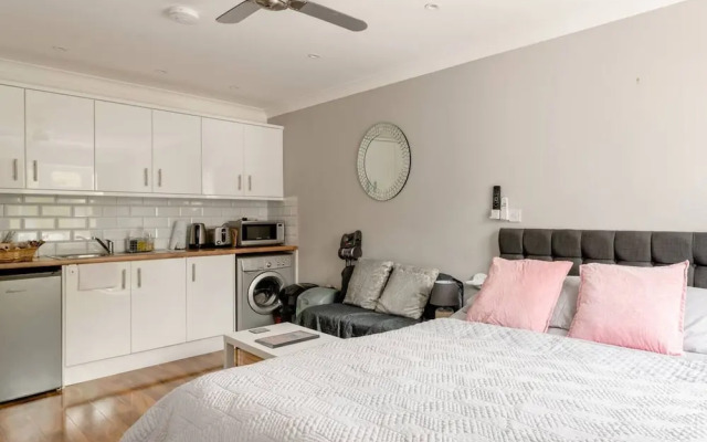 Private Self-contained Annex With Wifi & Parking
