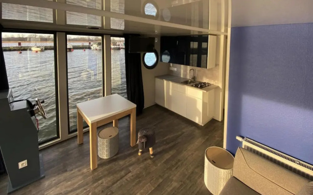 Houseboat in Kamien Pomorski With a Terrace