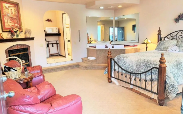 Breakers Boutique Inn