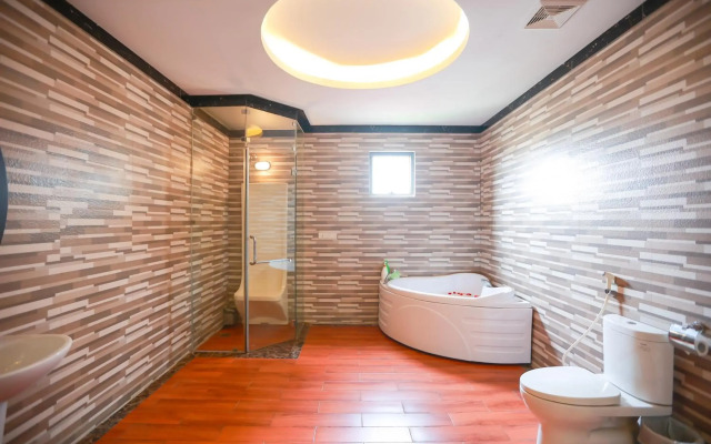 Muong Thanh Luxury Nhat Le Hotel