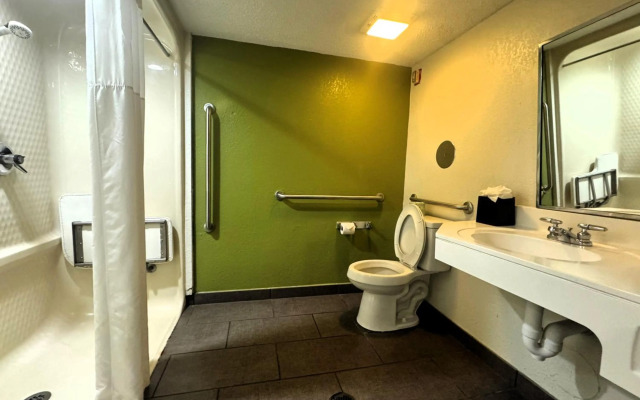 Travelodge by Wyndham Flowood