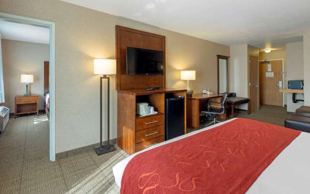 Comfort Suites Anchorage International Airport