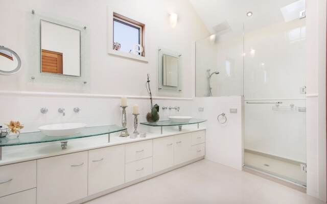 Bancroft Bay Frontage