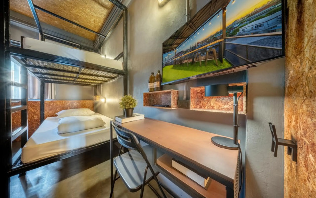 Pho Hostel