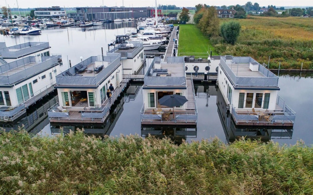 Awesome Ship/boat in Aalsmeer With 2 Bedrooms and Wifi