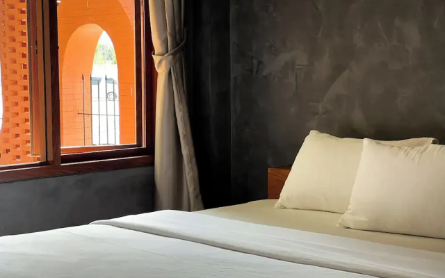 Tachang Airport Hotel