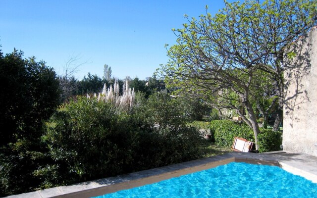 Luxurious Holiday Home in Cavaillon with Private Pool